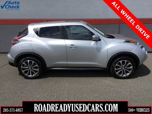 Used 2017 Nissan Juke SV image 1