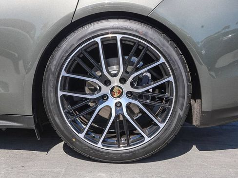 Used 2022 Porsche Panamera Platinum Edition RWD image 12