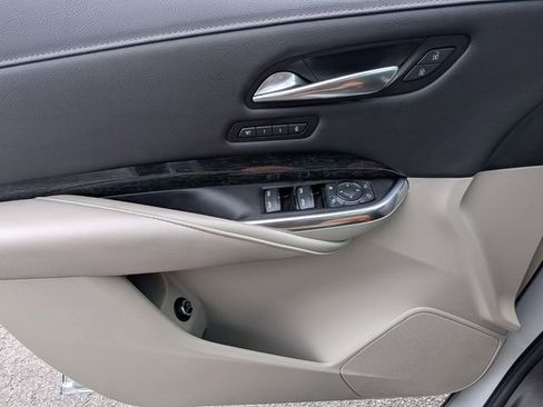 Used 2022 Cadillac XT4 Premium Luxury w/ Enhanced Visibility Package image 45