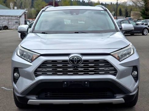 Used 2019 Toyota RAV4 Limited image 2