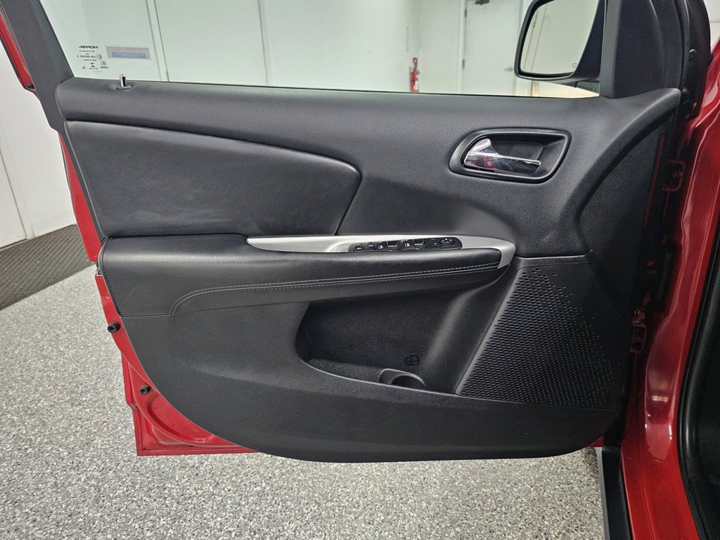 Used 2017 Dodge Journey SXT FWD image 14