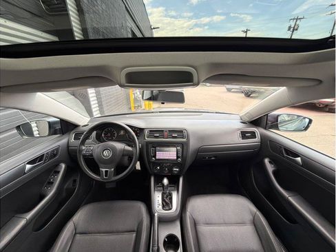 Used 2012 Volkswagen Jetta SE FWD image 13