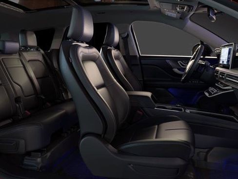 Certified 2025 Lincoln Corsair Grand Touring AWD/4WD image 6