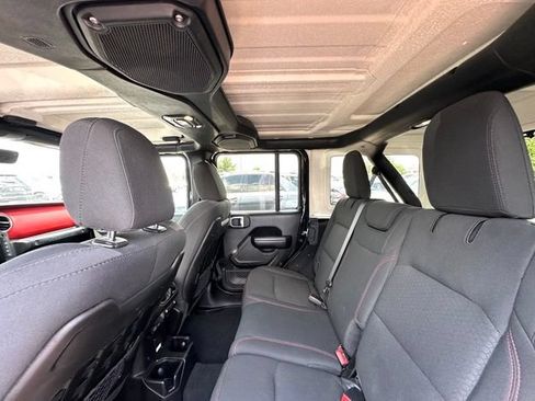 Used 2021 Jeep Wrangler Unlimited Rubicon AWD/4WD image 37