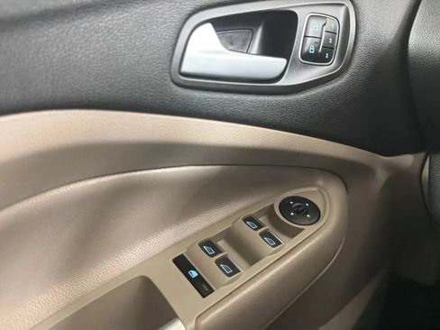 Used 2019 Ford Escape Titanium FWD image 15