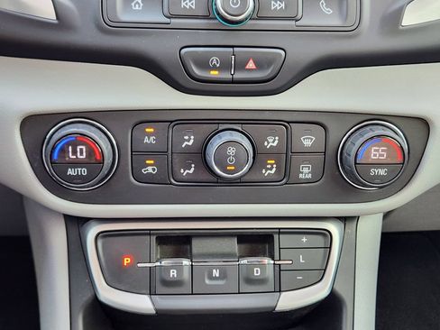 Certified 2022 GMC Terrain SLE w/ Driver Convenience Package FWD image 19