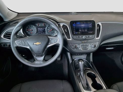 Used 2020 Chevrolet Malibu LT FWD image 23