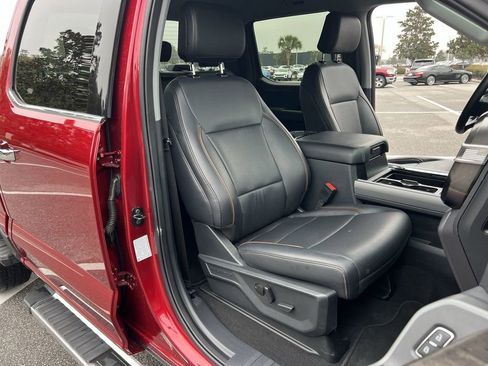 Used 2025 Ford F250 Lariat w/ Chrome Package image 27