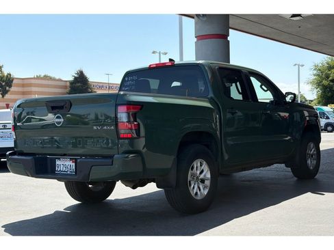Used 2024 Nissan Frontier SV w/ Technology Package AWD/4WD image 5