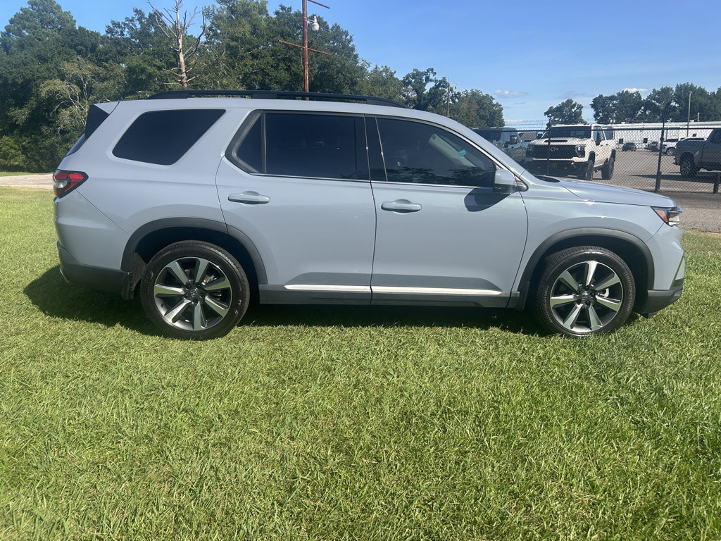 Used 2025 Honda Pilot Elite image 8