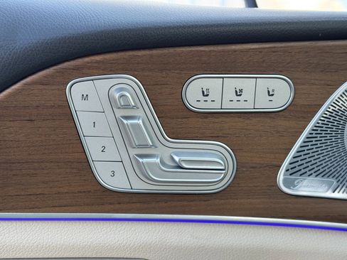 Used 2021 Mercedes-Benz GLS 580 4MATIC image 19