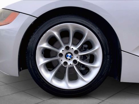 Used 2004 BMW Z4 2.5i image 7