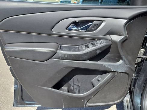 Used 2020 Chevrolet Traverse LT w/ Driver Confidence II Package AWD/4WD image 13