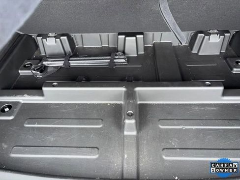 Used 2023 Chevrolet Suburban Z71 image 27