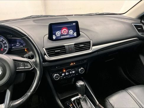 Used 2018 MAZDA MAZDA3 Touring FWD image 5