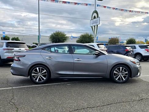 Used 2022 Nissan Maxima SV w/ Floor Mat Group image 7