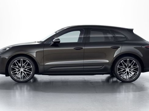 Certified 2023 Porsche Macan AWD/4WD image 3