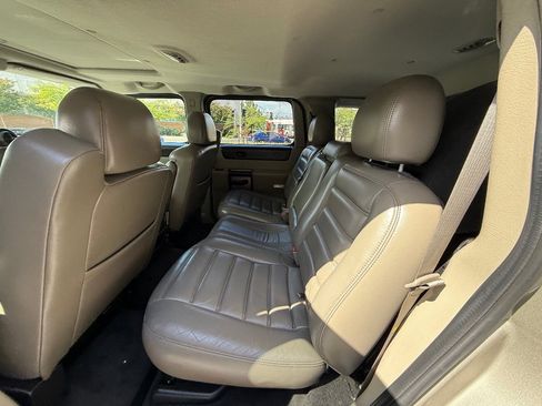 Used 2004 HUMMER H2 w/ Preferred Equipment Group AWD/4WD image 15