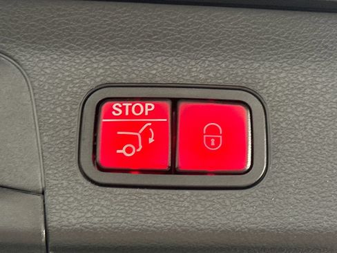 Certified 2024 Mercedes-Benz GLS 450 4MATIC image 21