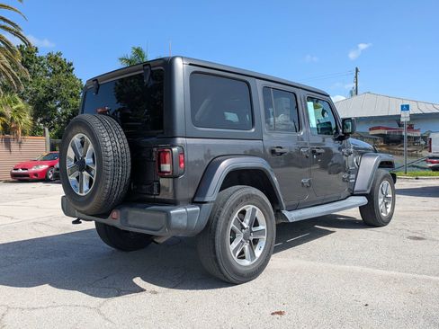 Used 2020 Jeep Wrangler Unlimited Sahara AWD/4WD image 5