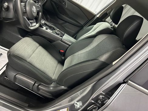 Used 2022 Nissan Rogue S image 10