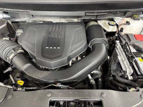Used 2026 GMC Acadia AT4 w/ Luxury Package AWD/4WD image 9