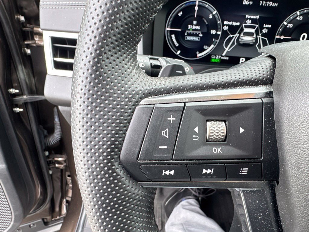 Used 2024 Mitsubishi Outlander 4WD Plug-In Hybrid image 8