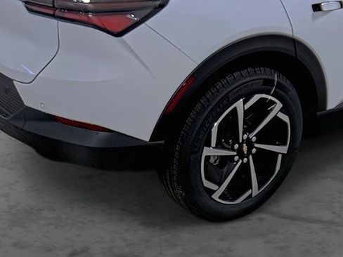 New 2026 Chevrolet Equinox EV LT image 12