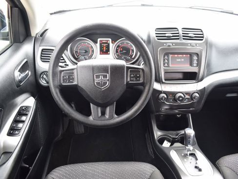 Used 2019 Dodge Journey SE FWD image 15