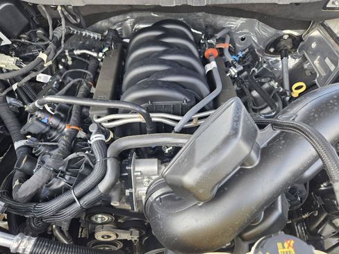 Used 2024 Ford F150 Lariat AWD/4WD image 39