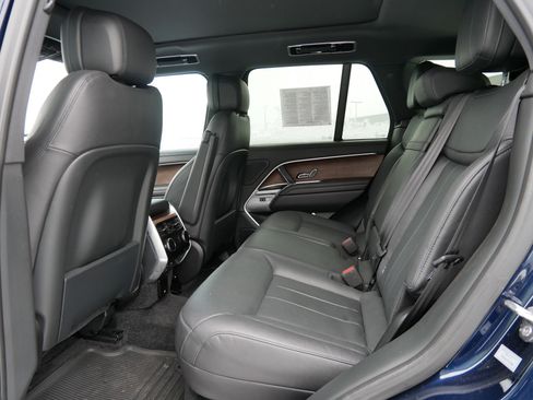 Used 2023 Land Rover Range Rover SE image 14