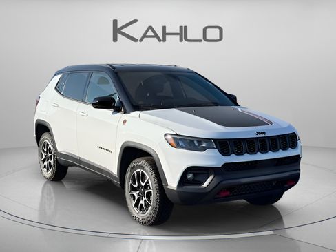 Used 2026 Jeep Compass Trailhawk AWD/4WD image 6