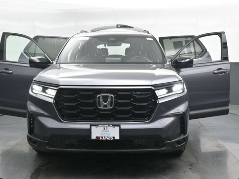 Used 2025 Honda Pilot Black Edition image 41
