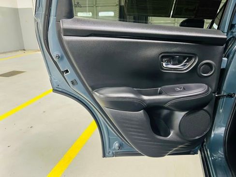 Used 2023 Honda HR-V EX-L image 28