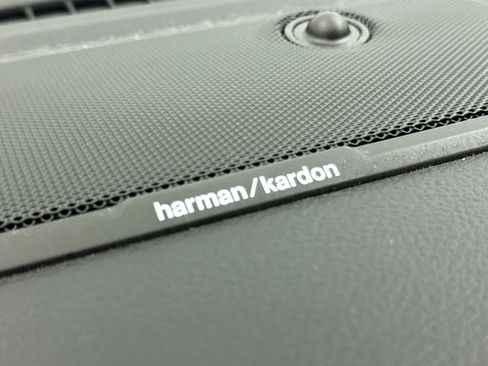 Used 2019 RAM 1500 Laramie AWD/4WD image 8