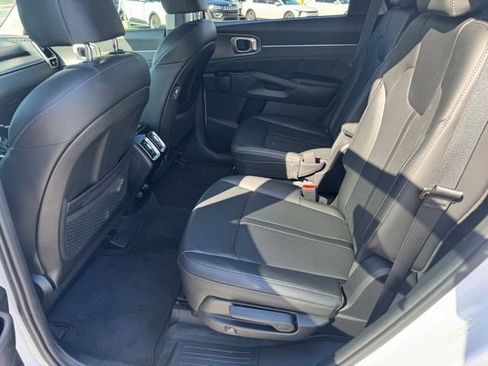 Certified 2023 Kia Sorento SX AWD/4WD image 16