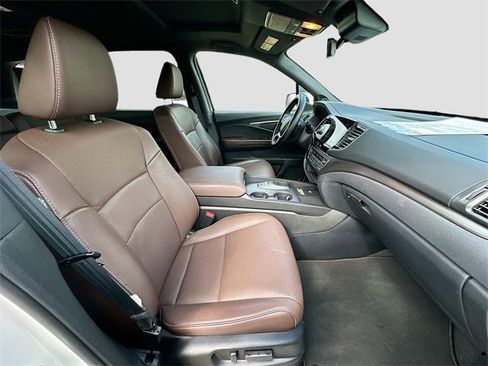 Used 2024 Honda Passport EX-L image 25