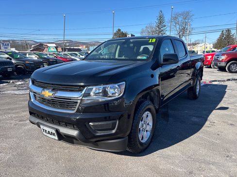 Used 2019 Chevrolet Colorado W/T image 3