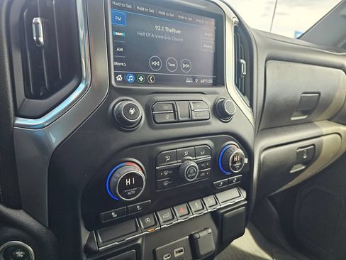 Used 2022 Chevrolet Silverado 1500 LT AWD/4WD image 14