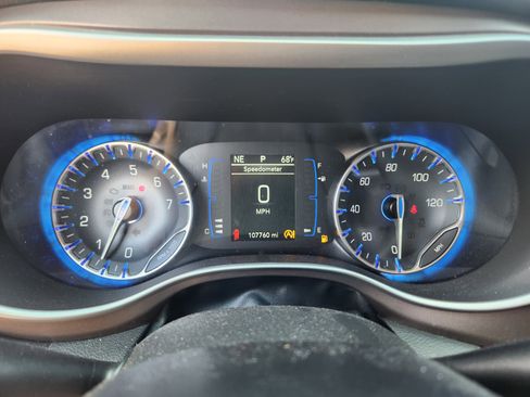 Used 2021 Chrysler Voyager Lxi image 11