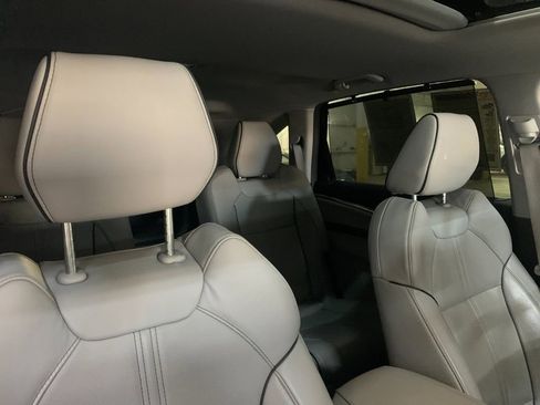 Used 2017 Acura MDX SH-AWD w/ Advance Package image 20