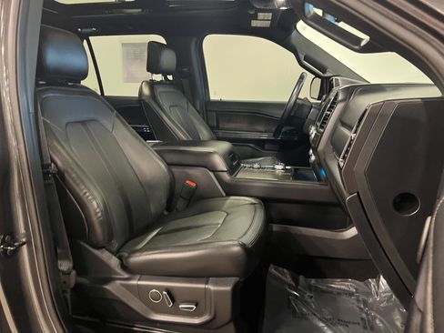 Used 2019 Ford Expedition Limited w/ Equipment Group 301A AWD/4WD image 45