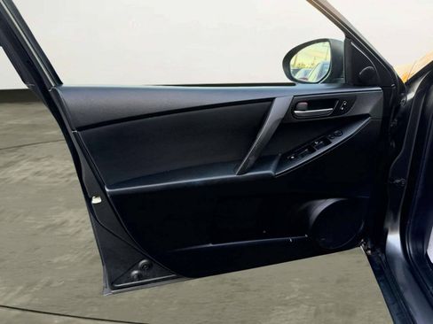 Used 2013 MAZDA MAZDA3 i Touring FWD image 14