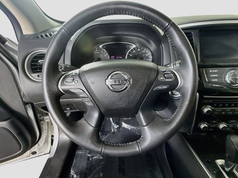 Used 2020 Nissan Pathfinder SV FWD image 13
