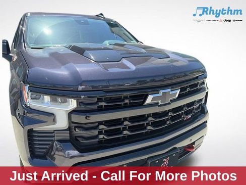 Used 2024 Chevrolet Silverado 1500 LT Trail Boss w/ Convenience Package II AWD/4WD image 1