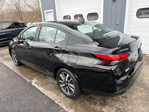 Used 2021 Nissan Versa SV image 6