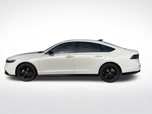 Used 2025 Honda Accord SE image 2