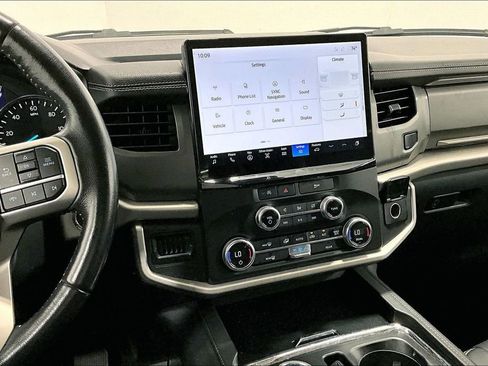 Used 2023 Ford Expedition XLT RWD image 7