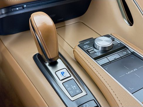 Used 2018 Lexus LC 500 Coupe w/ Performance Package RWD image 18