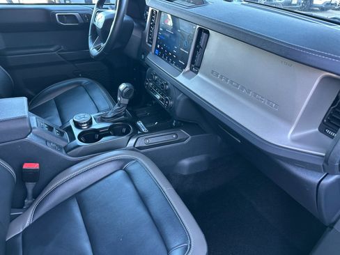 Used 2025 Ford Bronco Outer Banks image 18